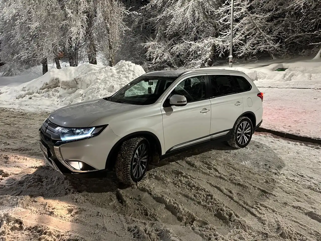 Продажа Mitsubishi Outlander 2018 года - Легковые автомобили (Авто) в Саратов