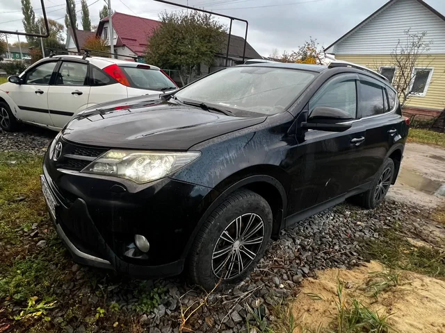 Продажа Toyota RAV4 2013 года - Легковые автомобили в Саратов