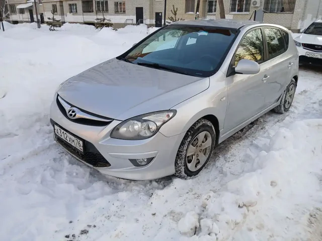 Toyota RAV4 2011 года в отличном состоянии - Легковые автомобили в Саратов