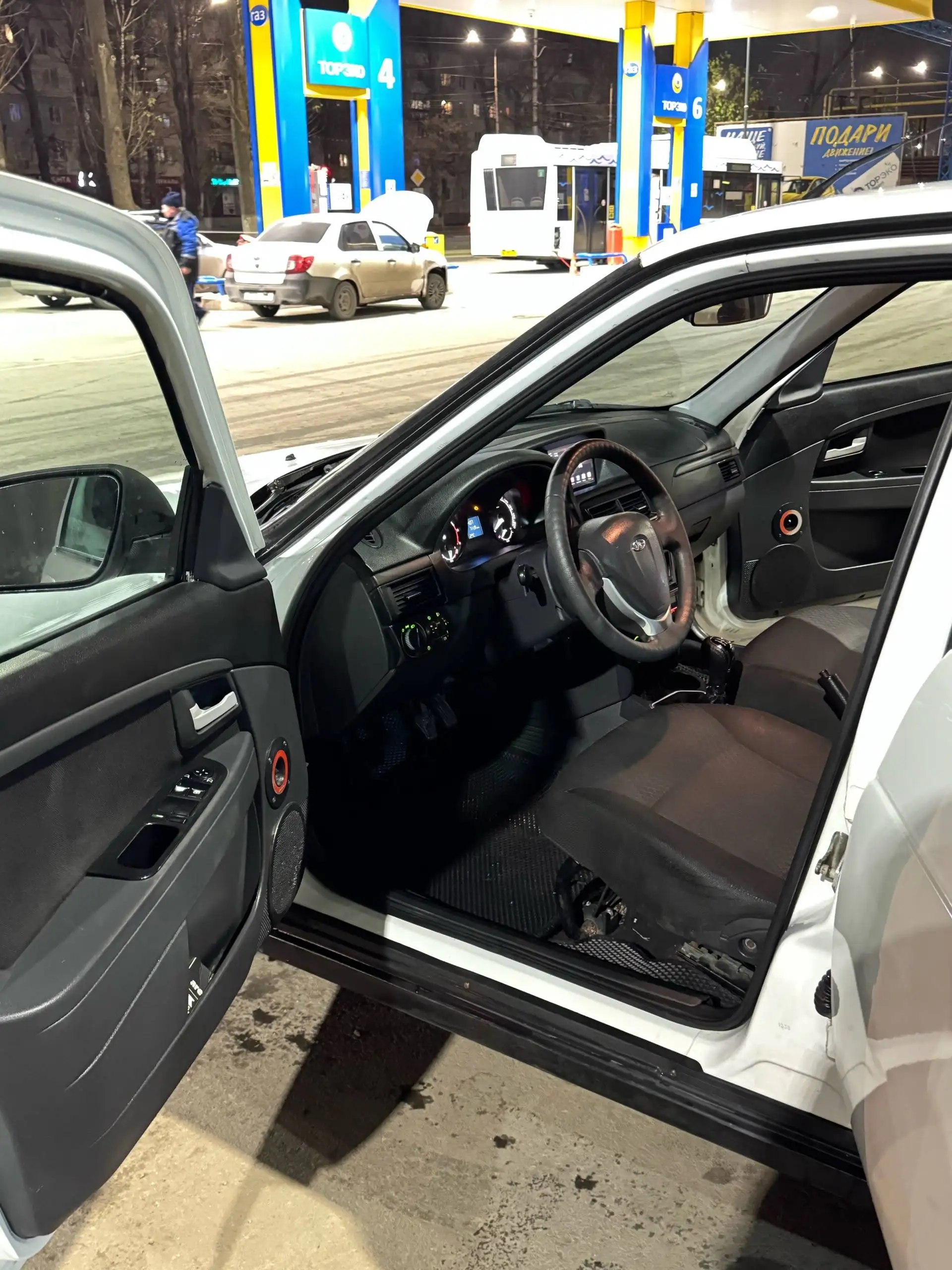 Продам Lada 2170 Priora в хорошем состоянии - Легковые автомобили (Авто) в Саратов