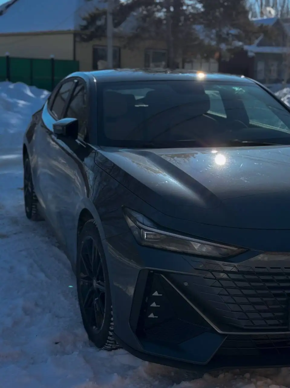 Changan UNI-V 1.5 AMT 2023 года в идеальном состоянии - Авто в Саратов