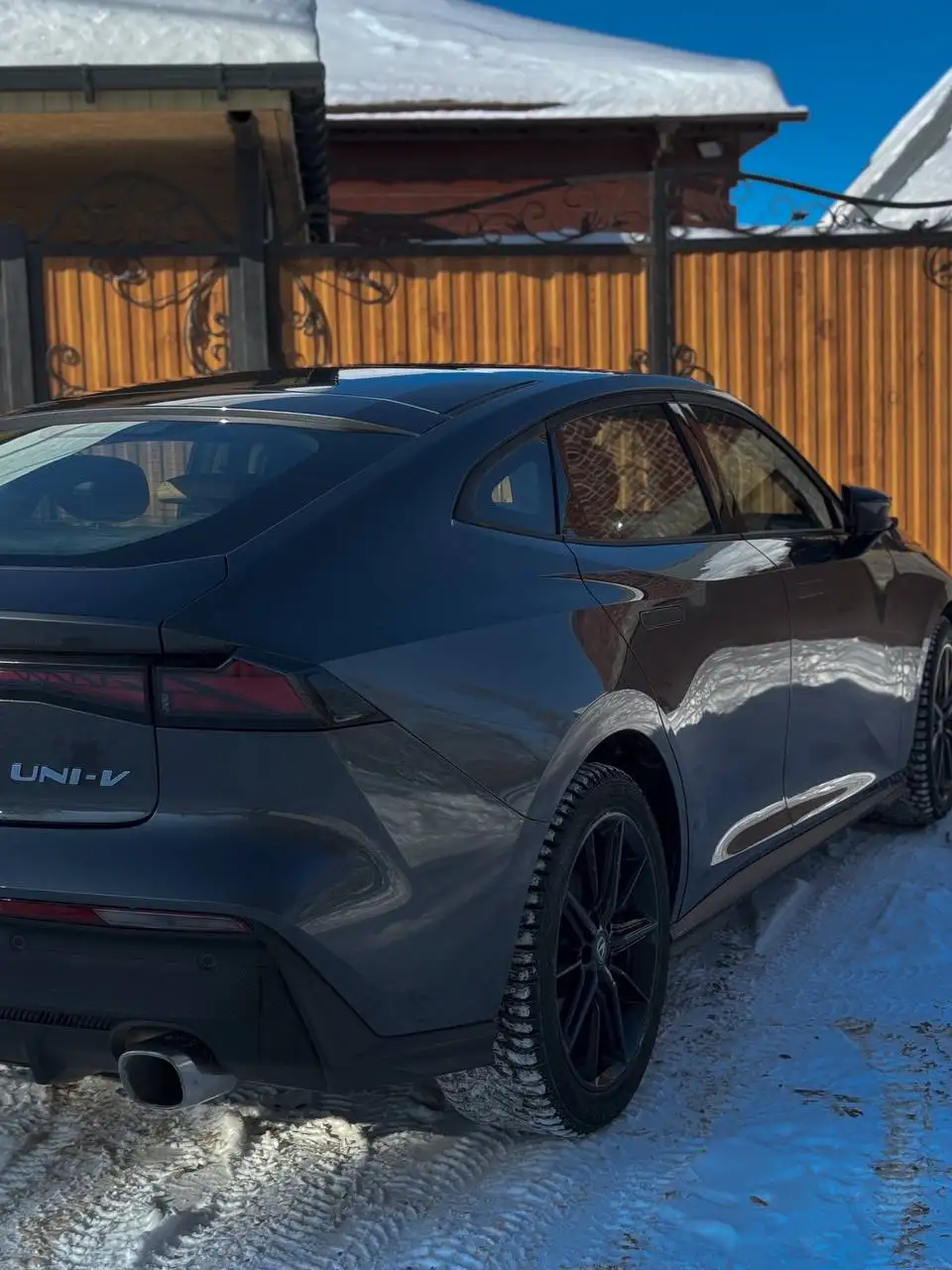 Changan UNI-V 1.5 AMT 2023 года в идеальном состоянии - Авто в Саратов