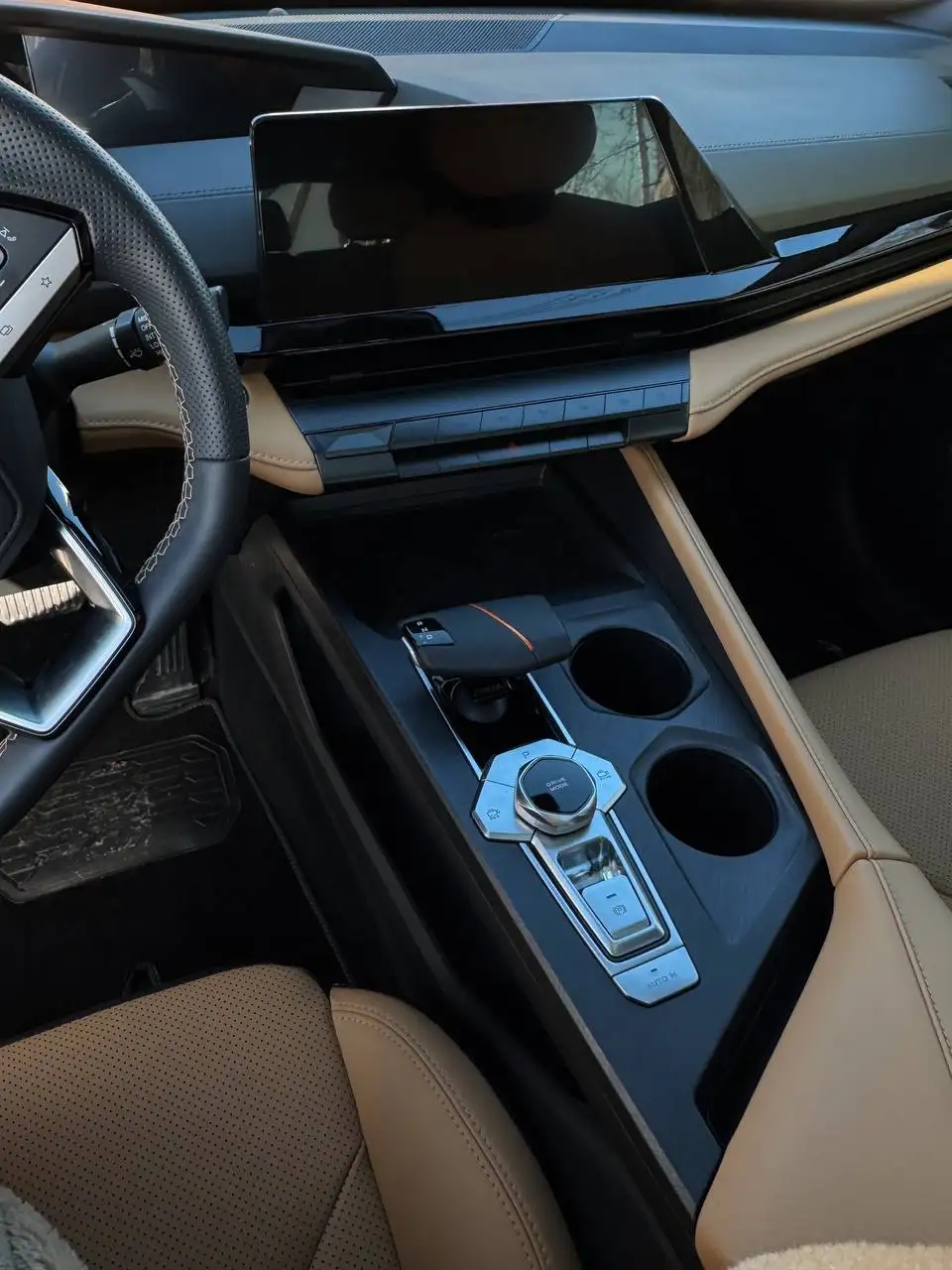 Changan UNI-V 1.5 AMT 2023 года в идеальном состоянии - Авто в Саратов