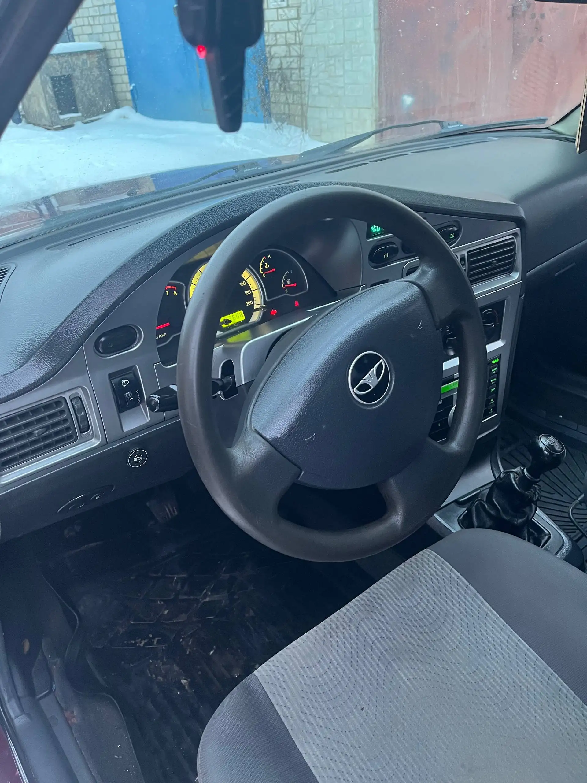 Продажа автомобиля 2012 года с кондиционером - Авто в Саратов