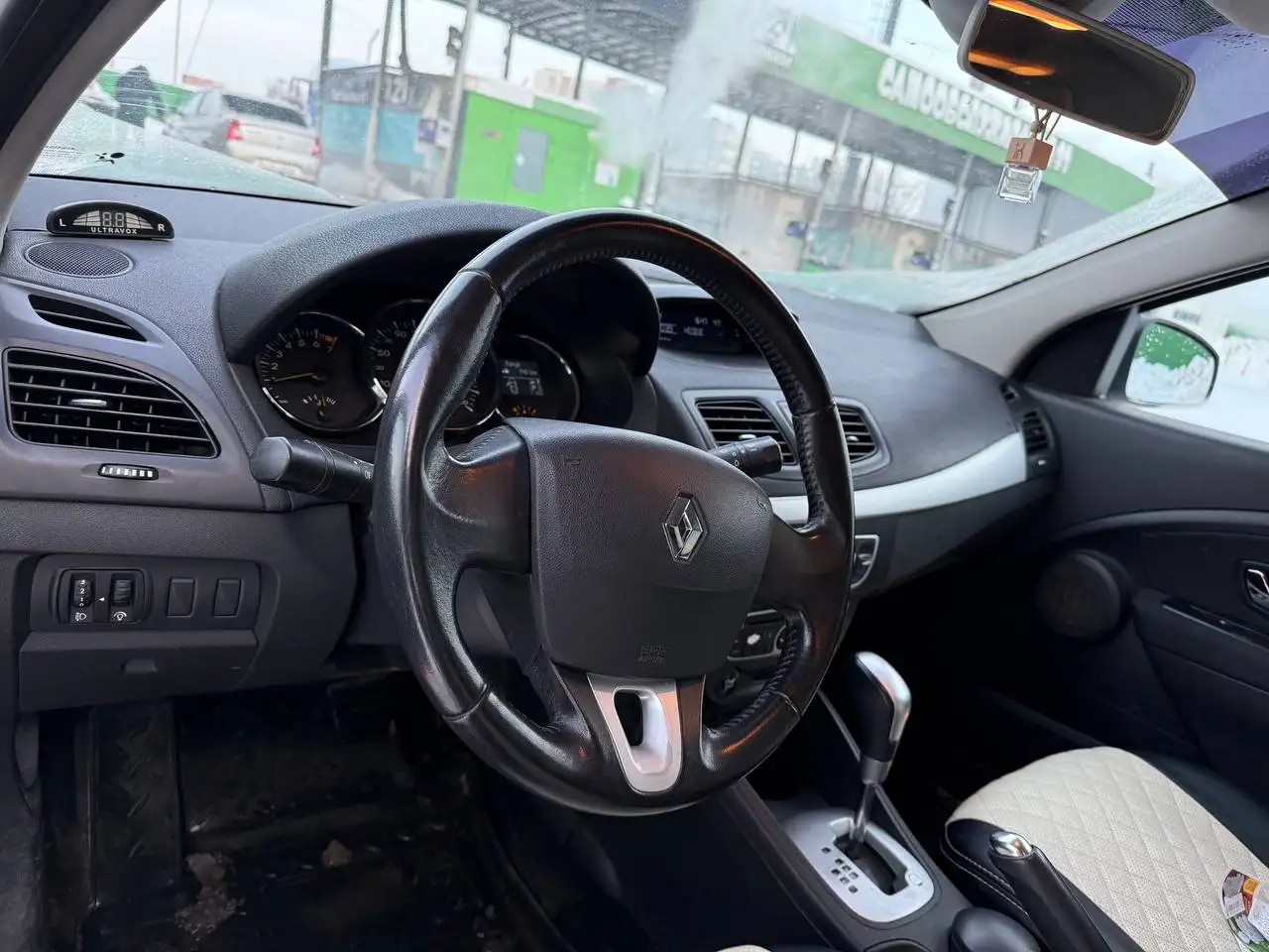 Продажа автомобиля 2012 года с автоматом - Авто в Саратов