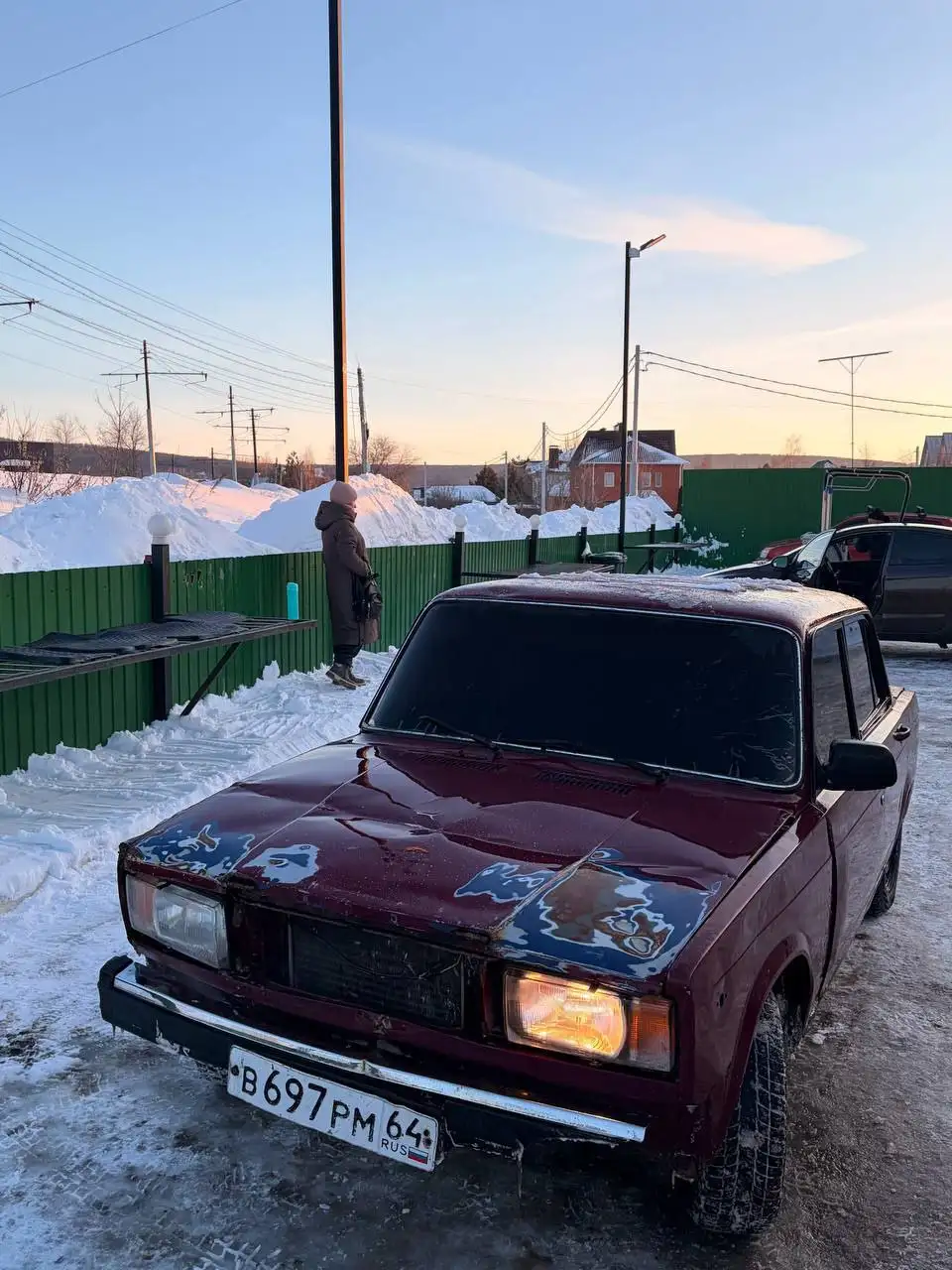 Продам ВАЗ 2105 переделанный в 2107 - Авто в Саратов