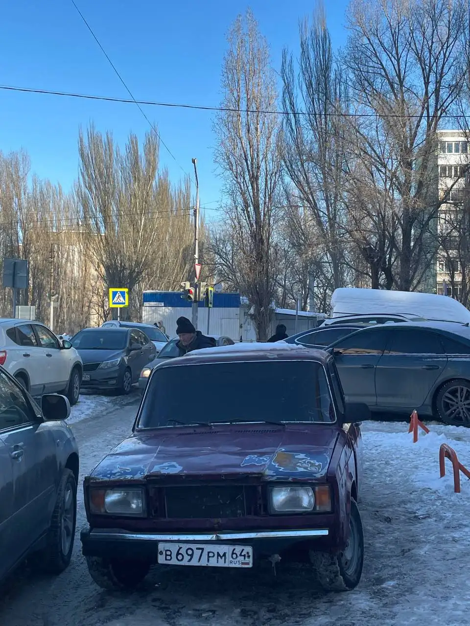 Продам ВАЗ 2105 переделанный в 2107 - Авто в Саратов