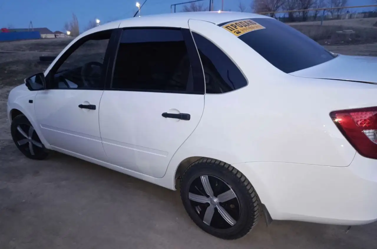 Продажа автомобилей ВАЗ Гранта и Приора - Легковые автомобили (Авто) в Саратов