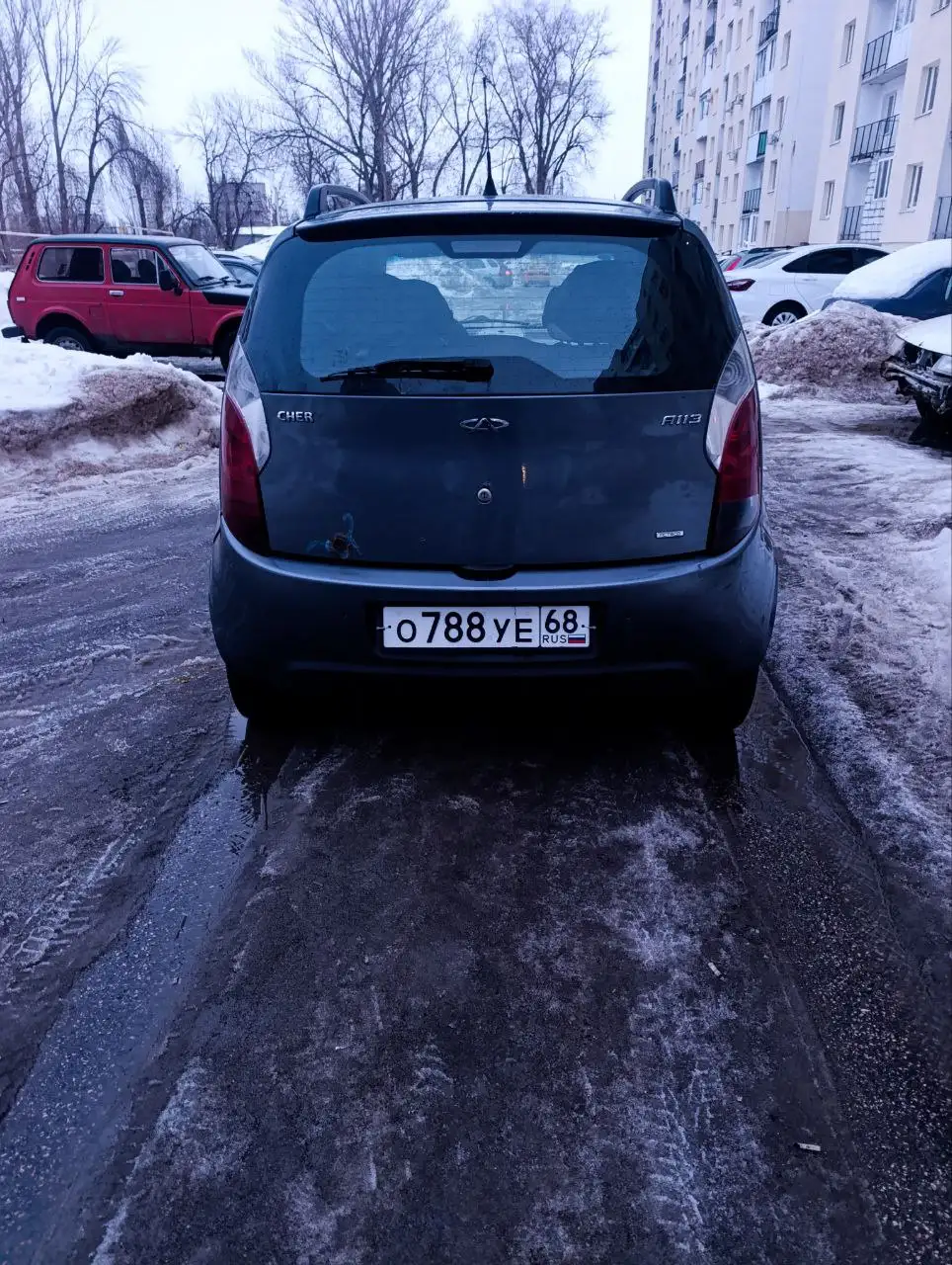 Продажа автомобиля 2009 года после ДТП с двумя комплектами резины - Авто в Саратов