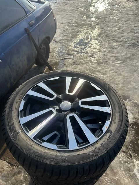 Диски R17 с зимней резиной - Аккумуляторы в Саратов