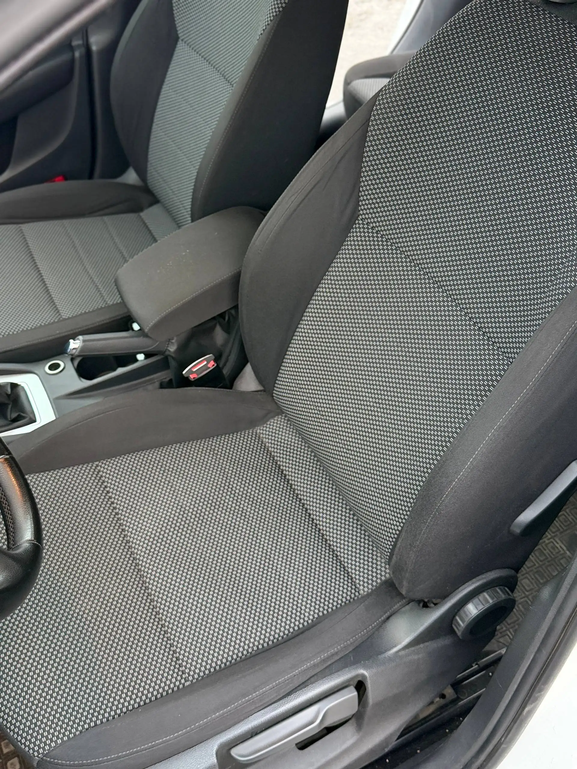 Продажа автомобиля Skoda Fabia 2013 года - Легковые автомобили (Авто) в Саратов