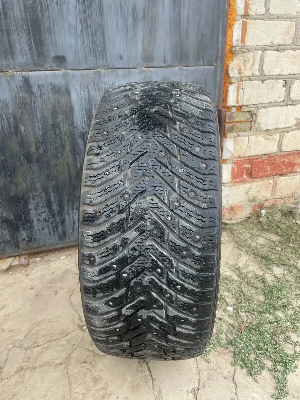 Продам Зимнюю Резину R18 б/у - Шины и диски (Запчасти) в Саратов