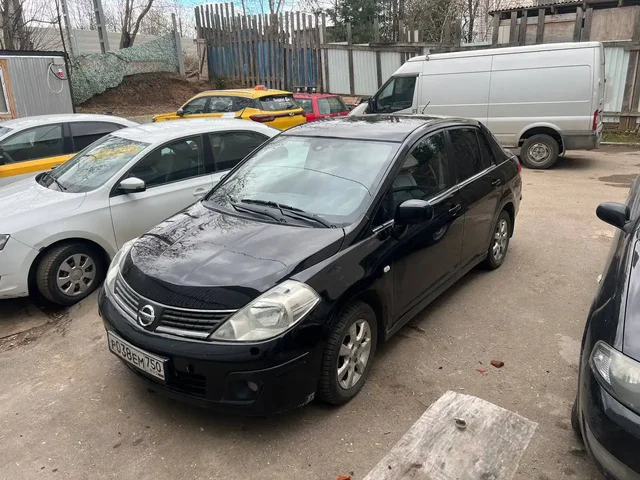 Tиида 2007 1.6 автомат - Грузопассажирский транспорт в Саратов