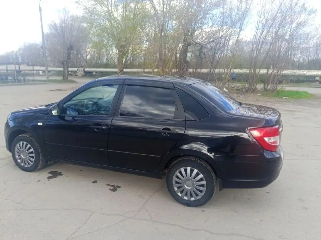 ВАЗ Гранта 2021 - Легковые автомобили (Авто) в Саратов