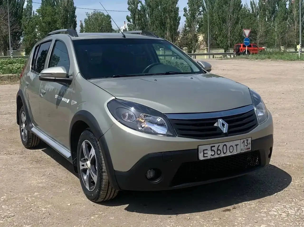 Renault Sandero SW 2012, 1.6 МТ - Легковые автомобили (Авто) в Саратов