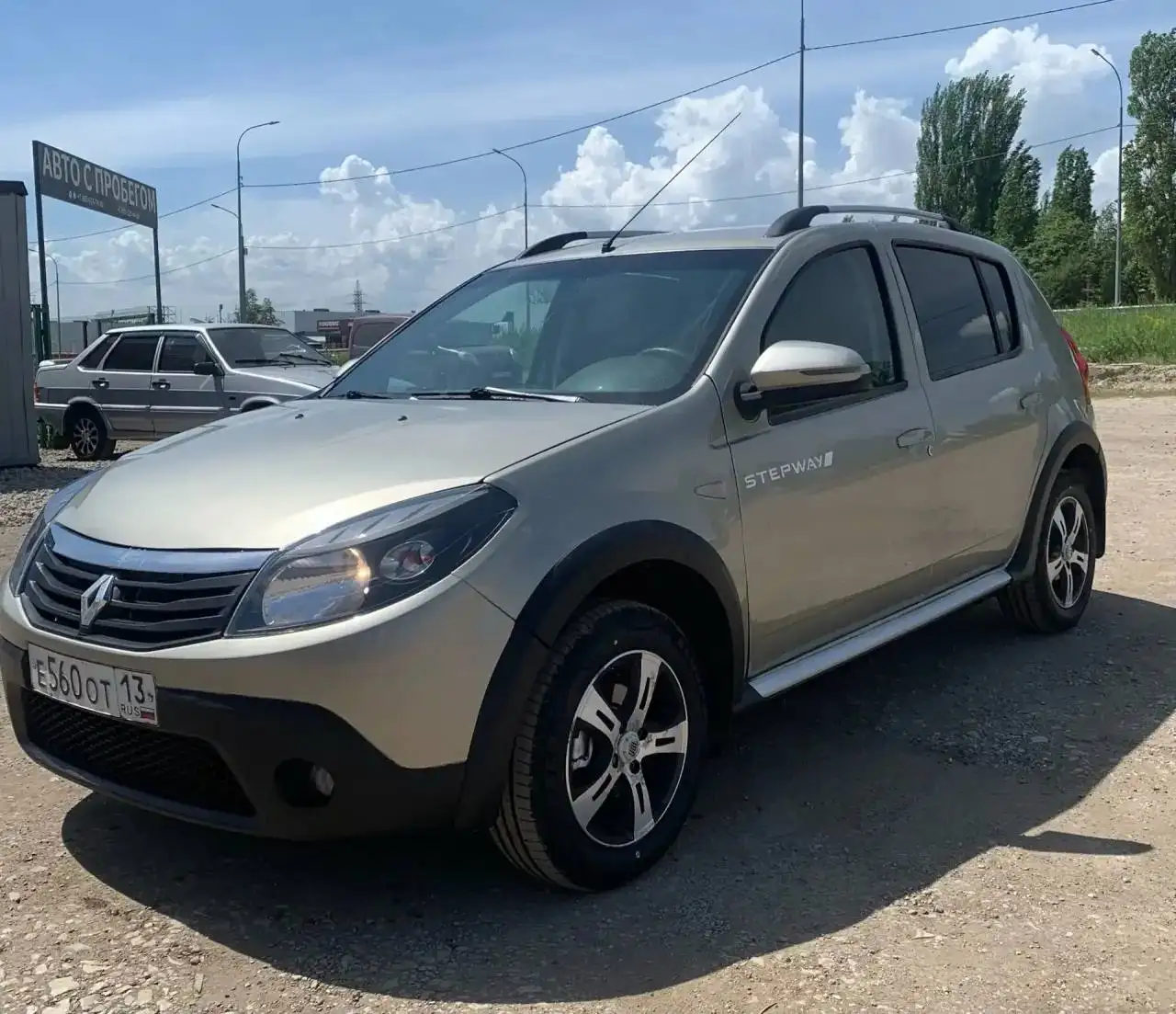 Renault Sandero SW 2012, 1.6 МТ - Легковые автомобили (Авто) в Саратов