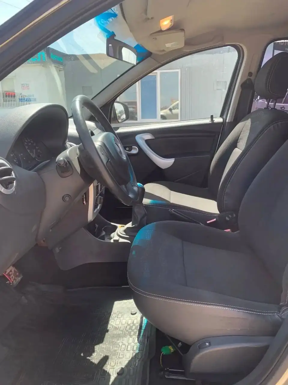 Renault Sandero SW 2012, 1.6 МТ - Легковые автомобили (Авто) в Саратов