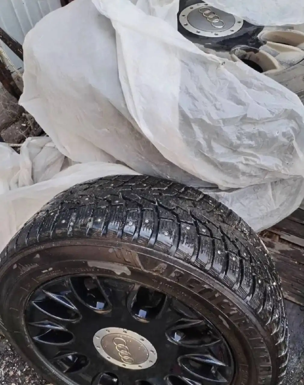 4 колеса Maxxis ArcticTrekker NP3 R17 с коваными дисками - Шины и диски (Авто) в Саратов