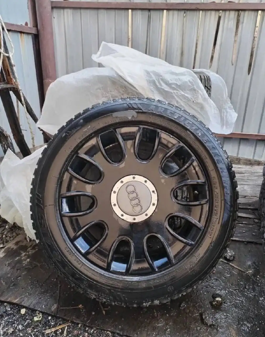 4 колеса Maxxis ArcticTrekker NP3 R17 с коваными дисками - Шины и диски (Авто) в Саратов
