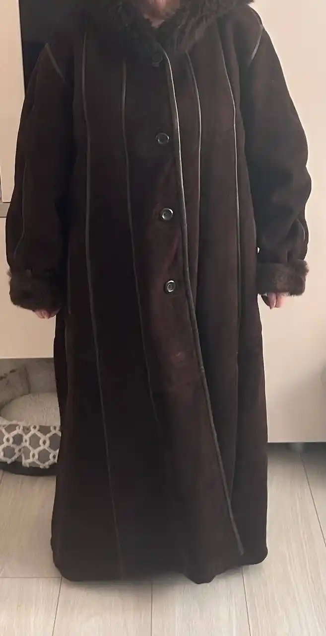 Отдам бесплатно шубу, дублёнку и босоножки - Украшения в Саратов