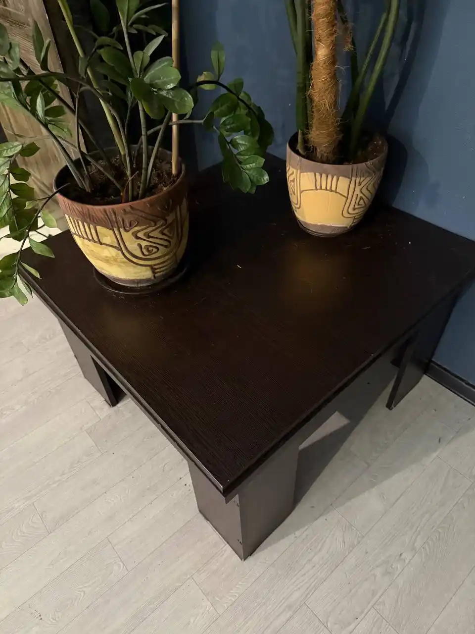 Продам стенку под телевизор и столы