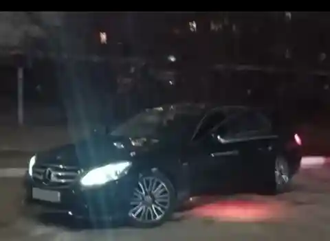 Продам диски R18 на Mercedes Benz с зимней резиной - Авто в Саратов