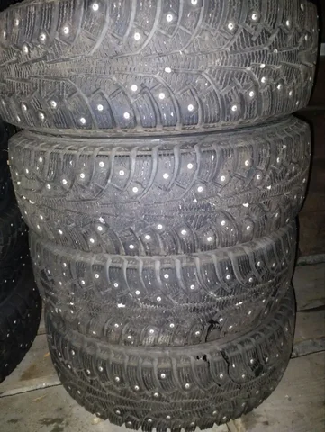 Продажа колес и дисков - Запчасти в Саратов