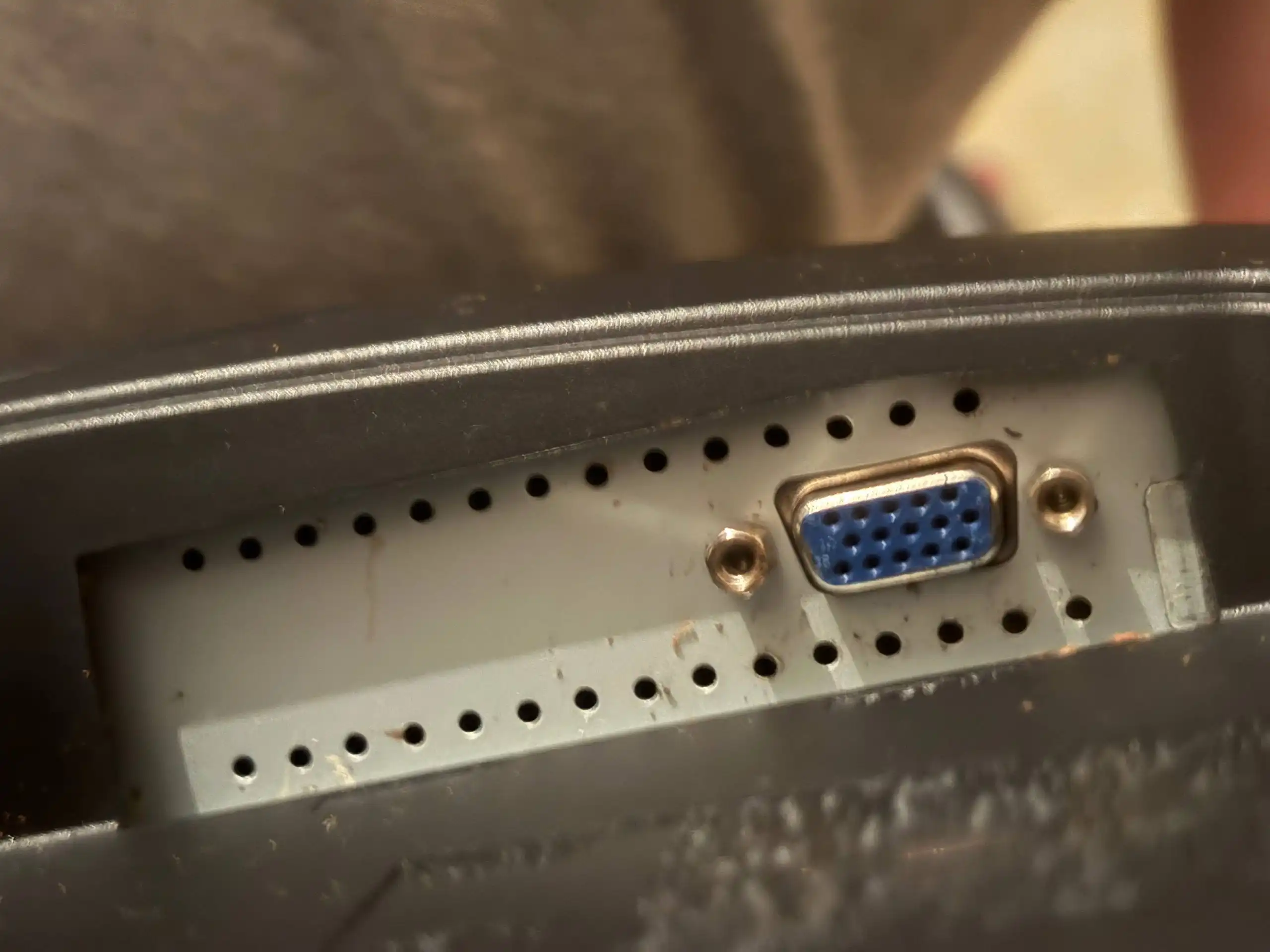 Продажа мониторов и товаров для дома