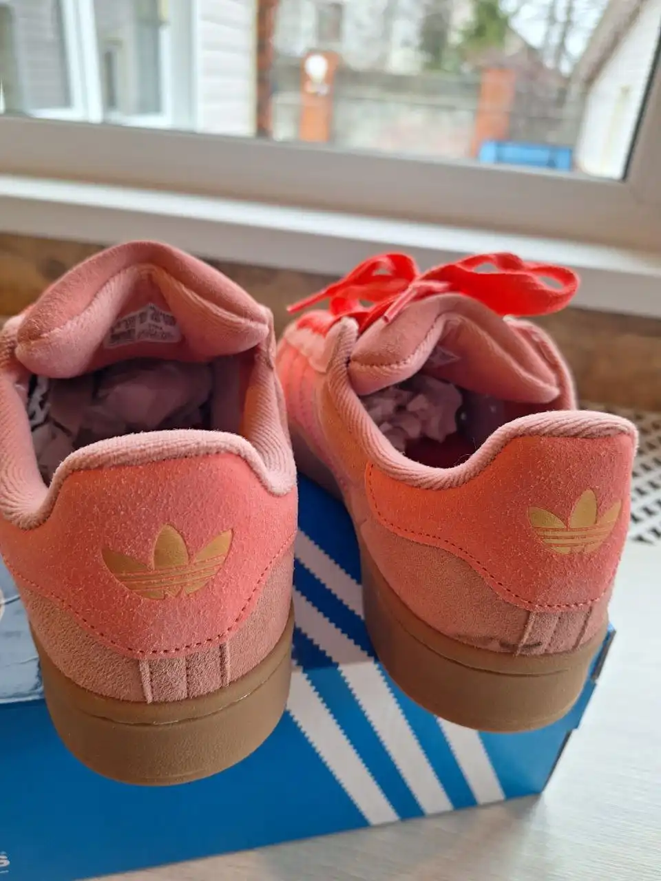 Кроссовки новые в коробке, размер 25 см