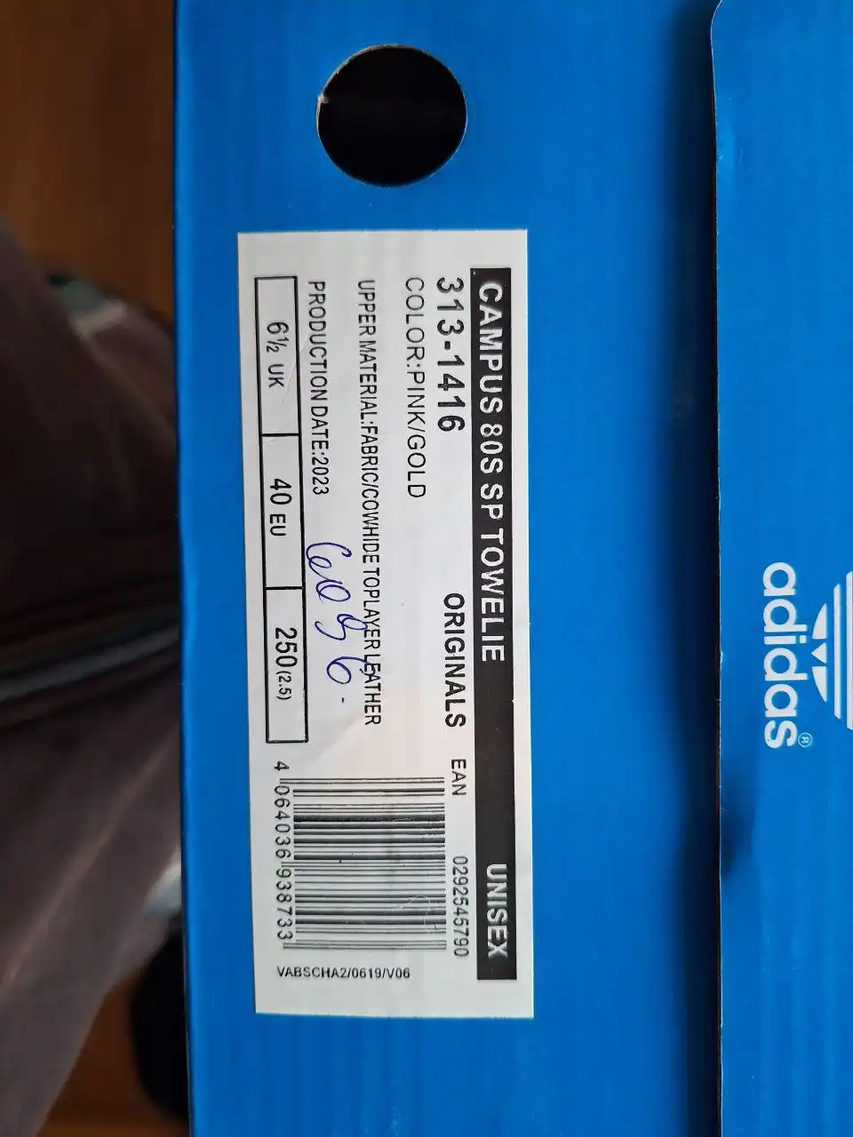 Кроссовки новые в коробке, размер 25 см