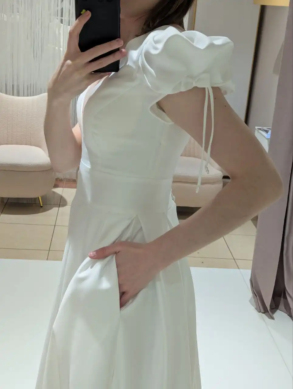 Свадебное платье 42-44 размера с шнуровкой и шлейфом