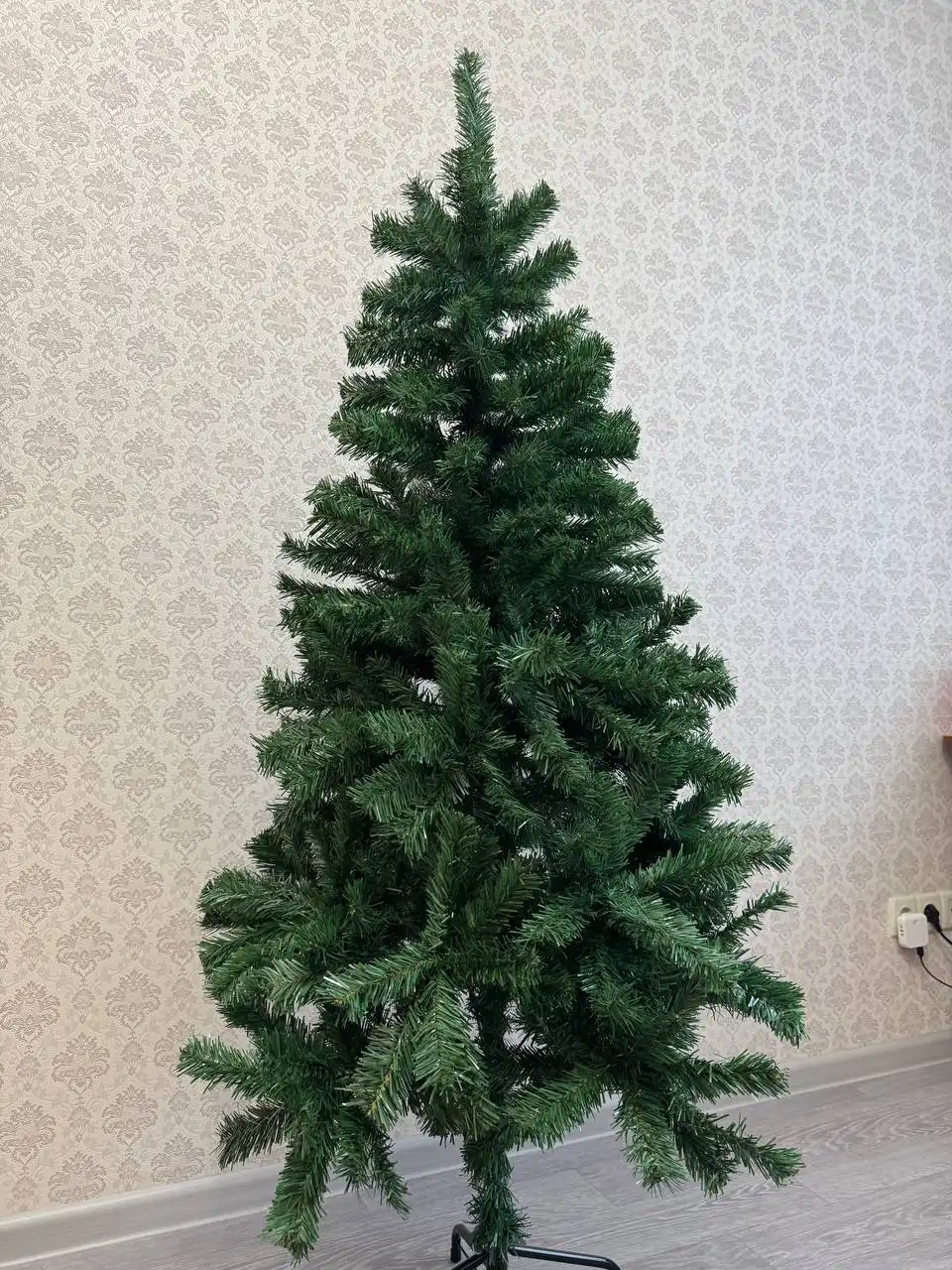 Продажа искусственной елки высотой 150см