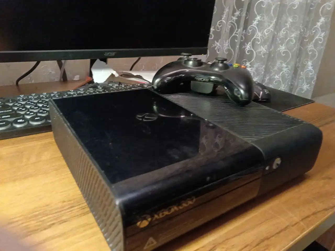 Продам игровую приставку Xbox 360 версия е