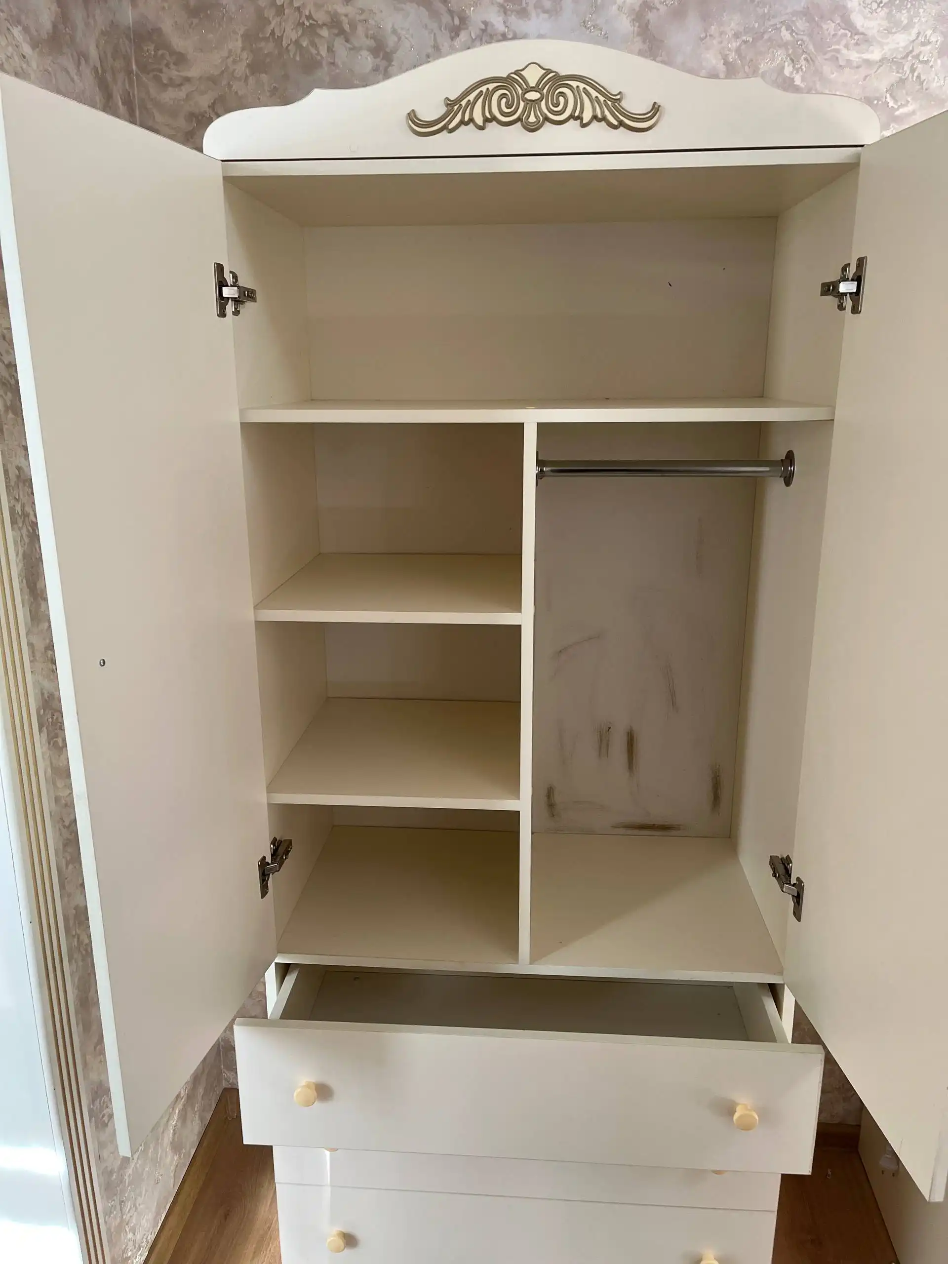 Продажа шкафа в Саратове