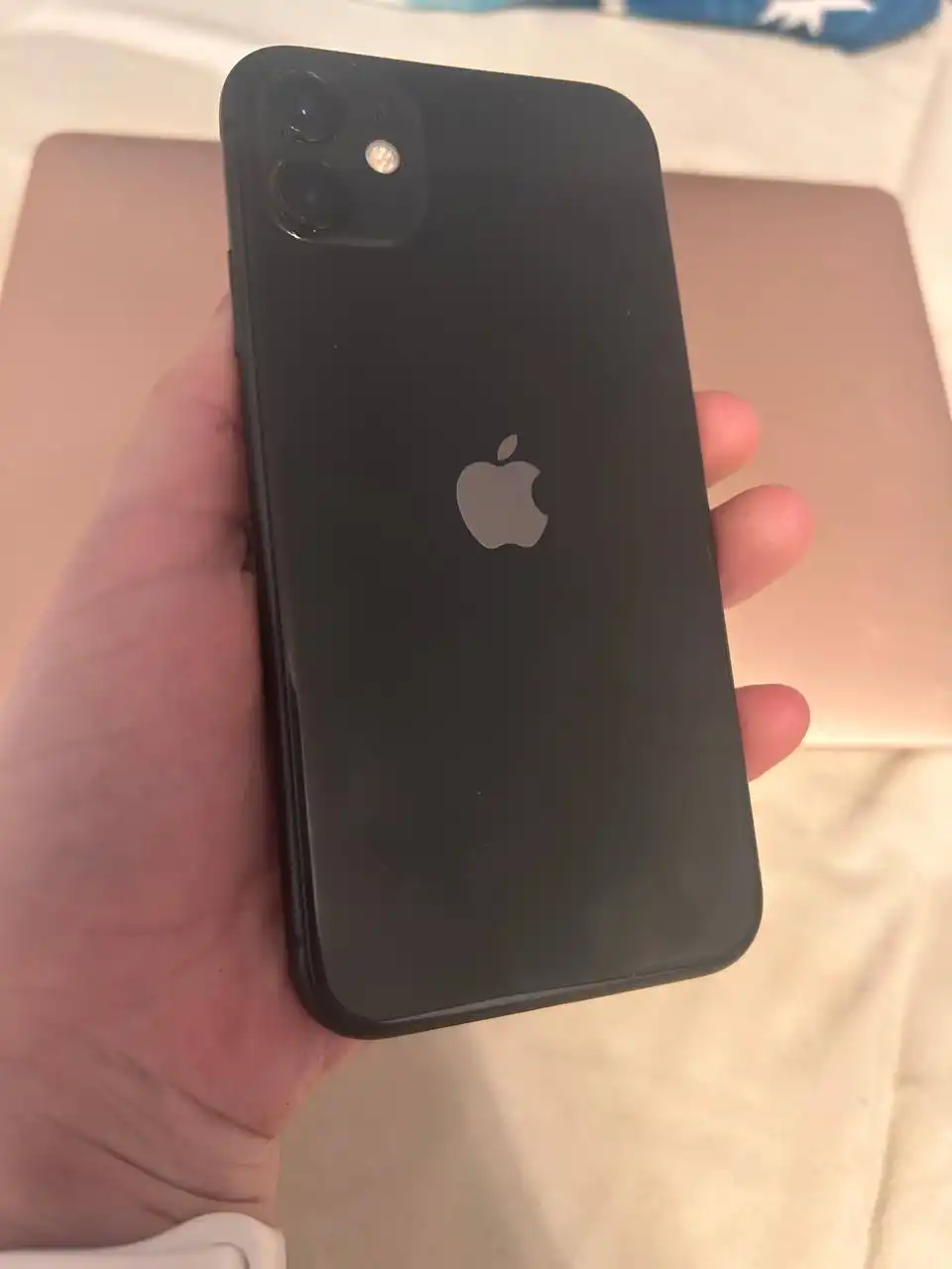 Apple Watch SE 40мм и iPhone 11 128гб