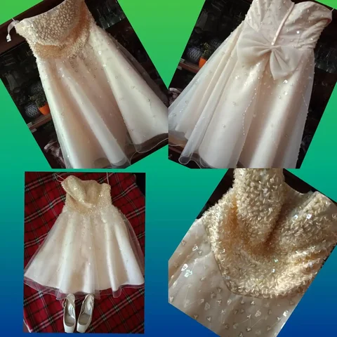 Платье Р. 44/46 с подъюбником и повреждением - частное объявление в Саратов