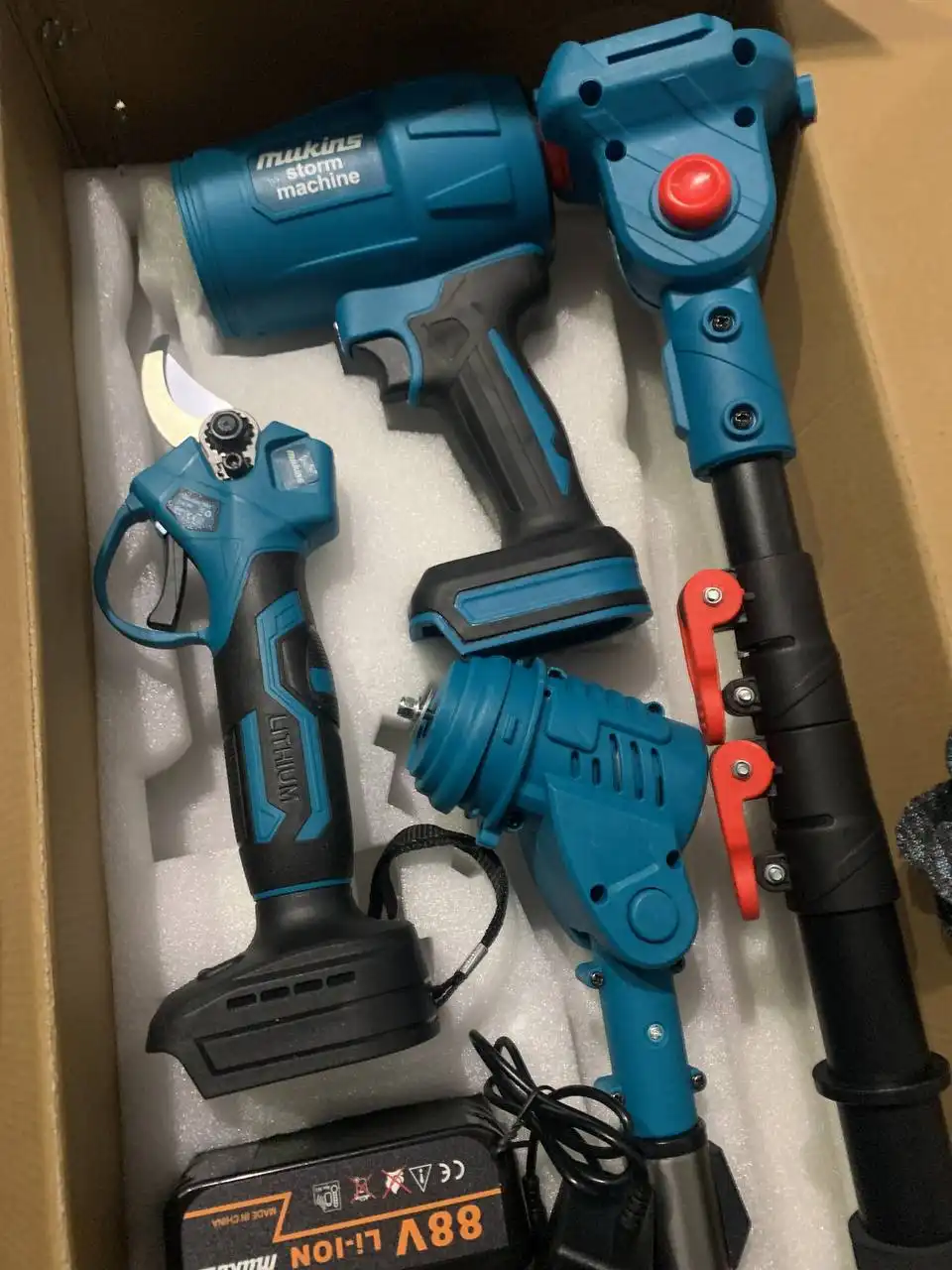 Комплект аккумуляторного инструмента 5в1 для сада