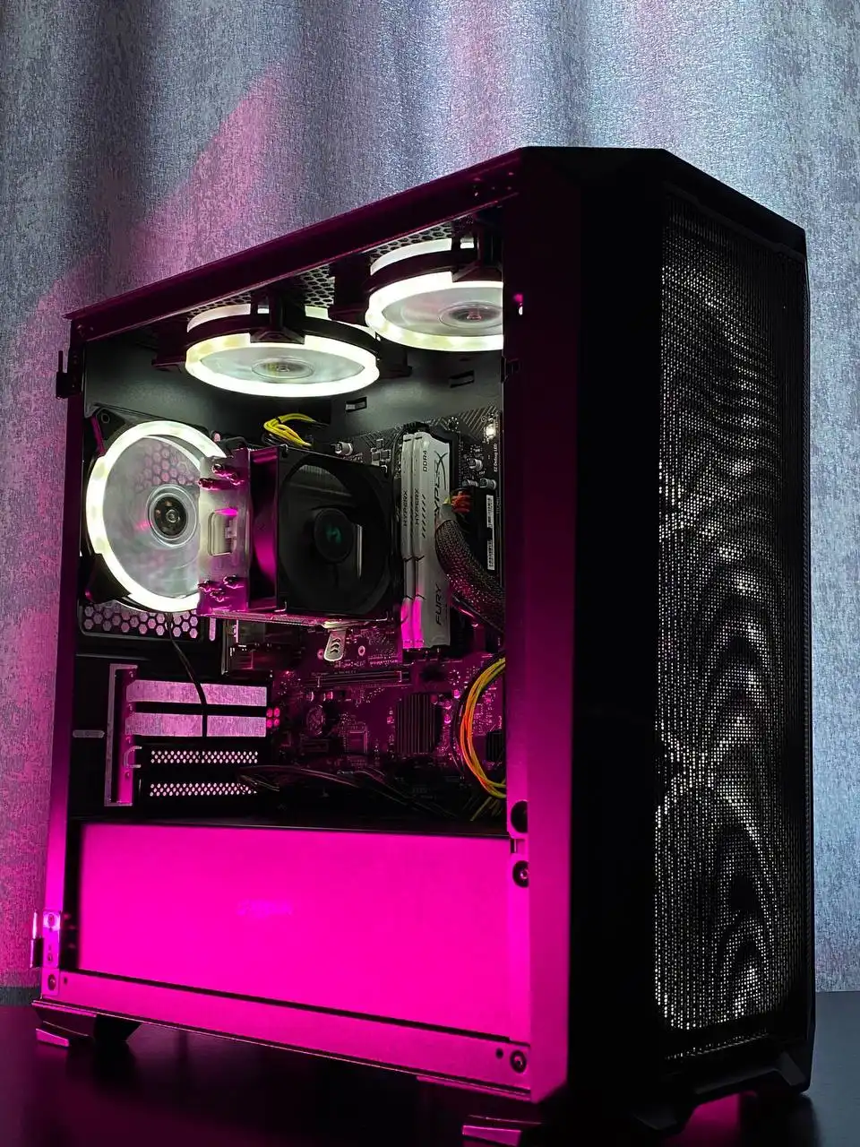 Игровой компьютер с Intel Core i3, Rx 570 и комплектующими