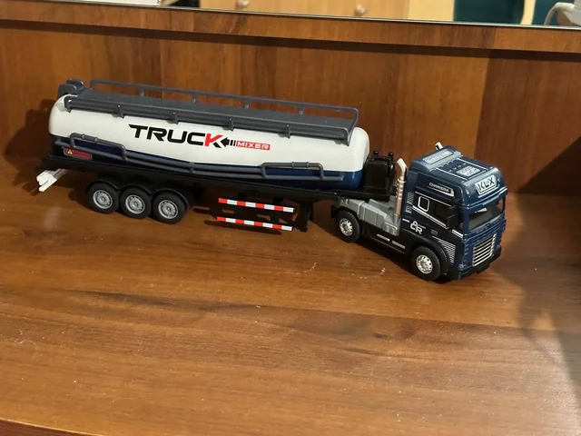 Продается машинка грузовик с прицепом - Хобби и отдых в Саратов