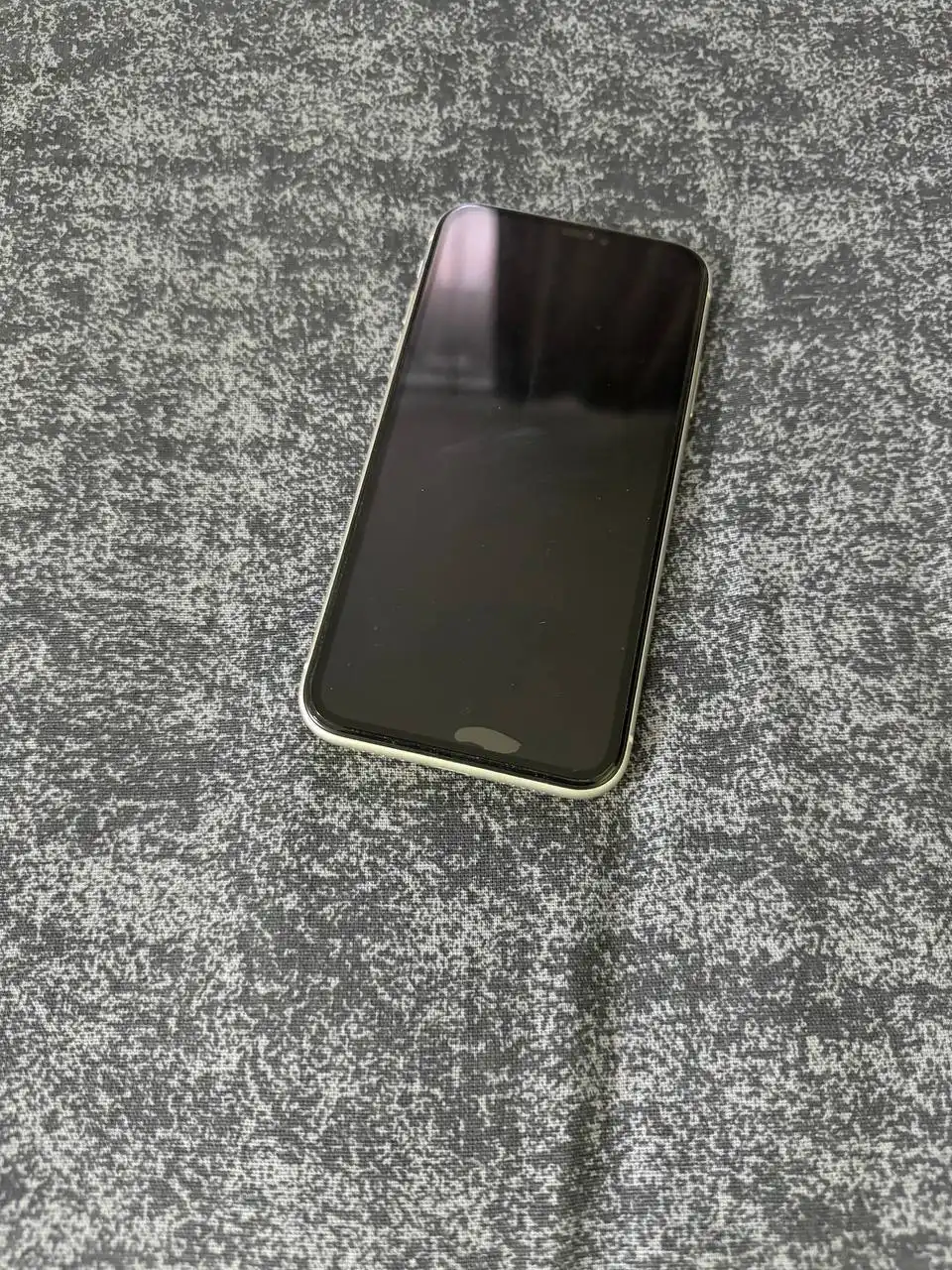 Продам iPhone 11 64гб в хорошем состоянии