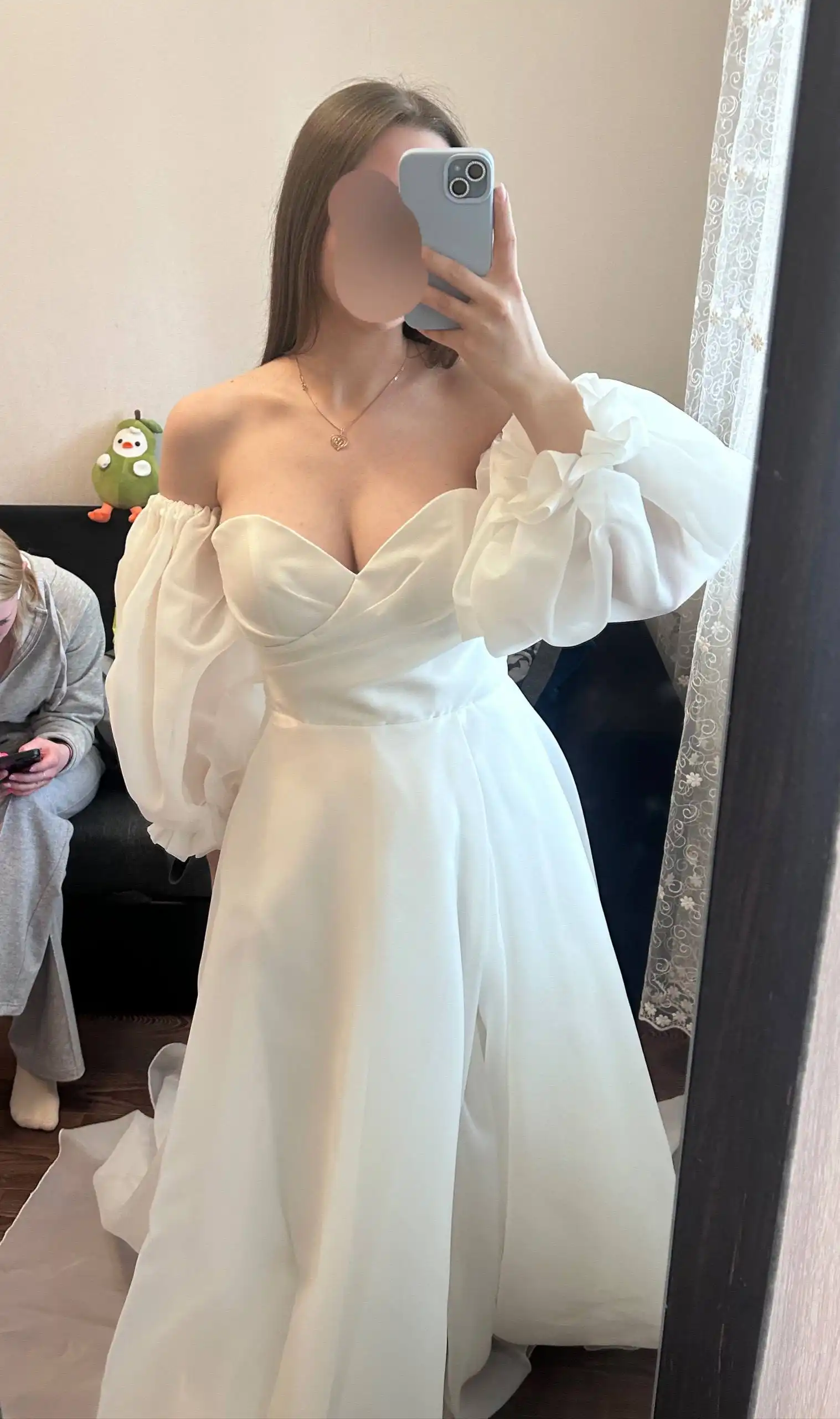 Продам свадебные платья размер 42-44