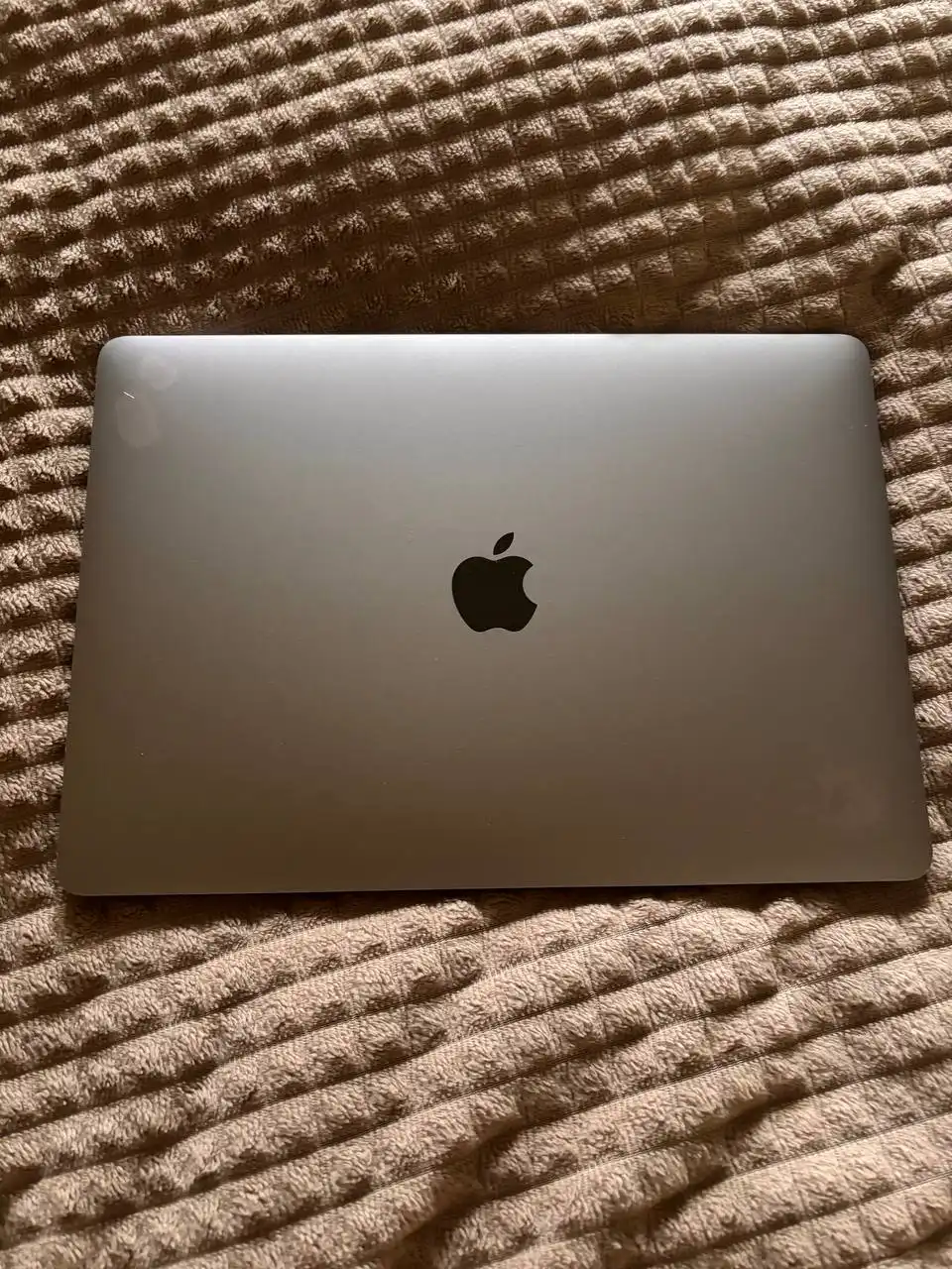 Продам MacBook в отличном состоянии