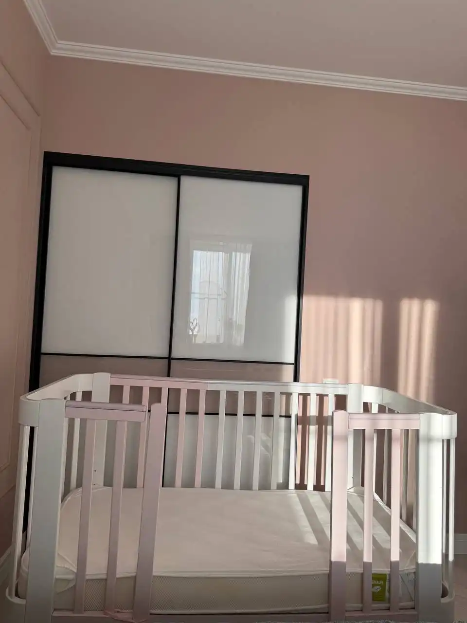 Продам кроватку-трансформер Happy Baby Mommy Love