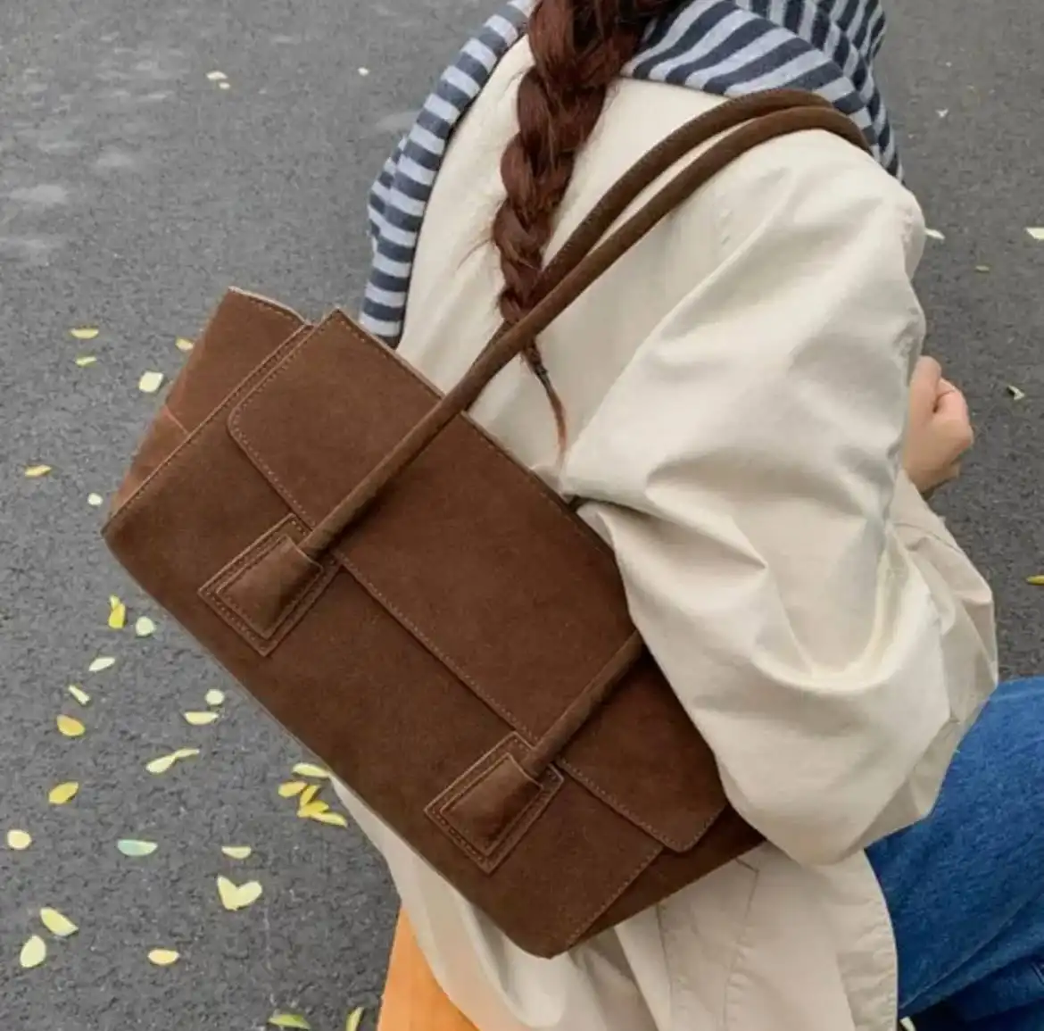 Стильная женская сумка из замши