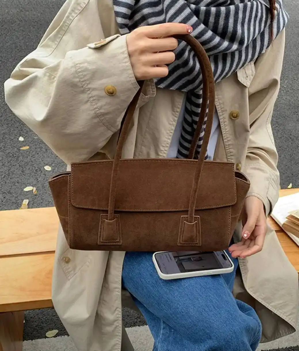 Стильная женская сумка из замши