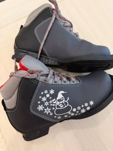 Лыжные ботинки размер 34 новые - Барахолка в Саратов