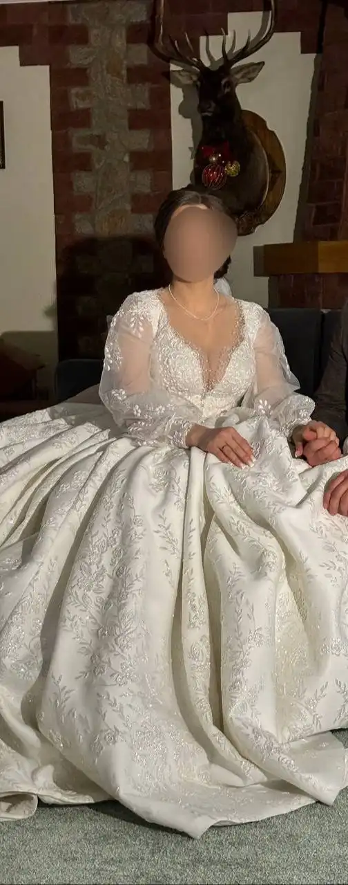 Продажа свадебных платьев и мужской одежды - Свадебная одежда (Одежда) в Саратов