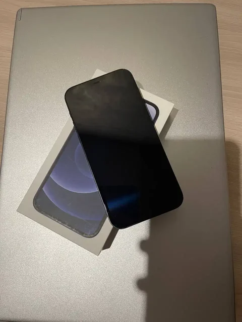 iPhone 12 с 77% АКБ - частное объявление в Саратов