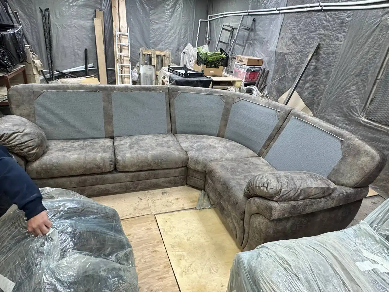 Диван с креслом из антивандального материала - Мебель (Для дома и дачи) в Саратов