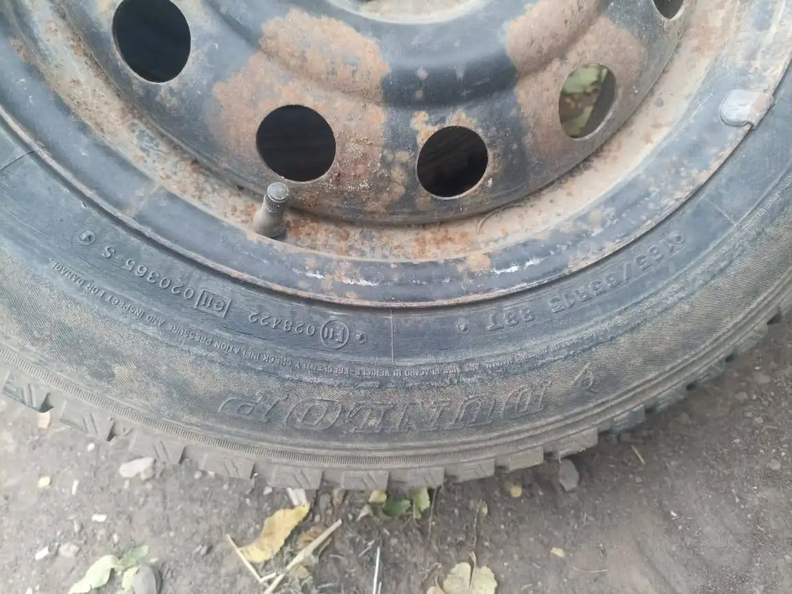 Продажа зимних колёс 15 радиус 185/65 - Шины и диски (Запчасти) в Саратов